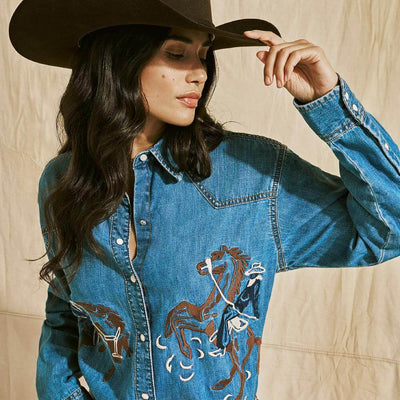 Wrangler Womens Embroidered Horses Western Snap Shirt
