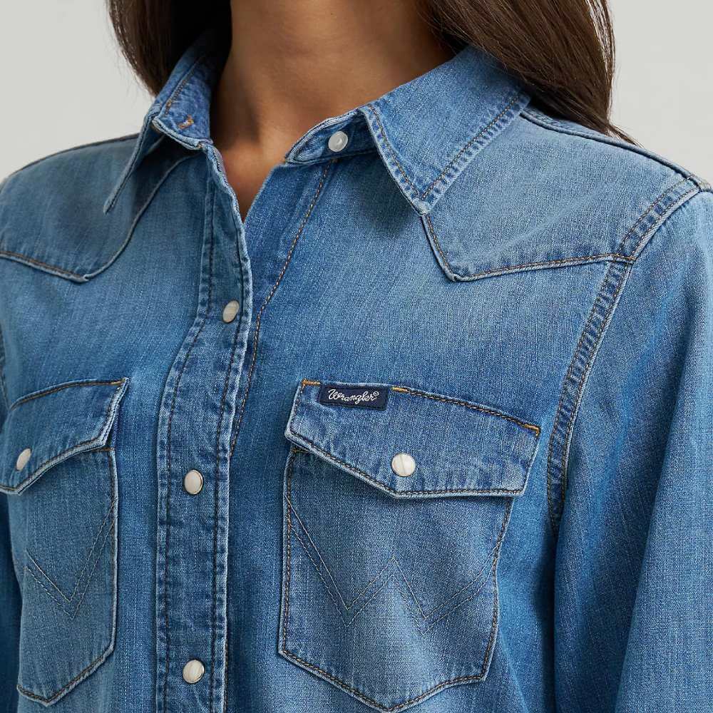 Wrangler Womens Vintage-Fit Denim Western Snap Shirt - 112373748