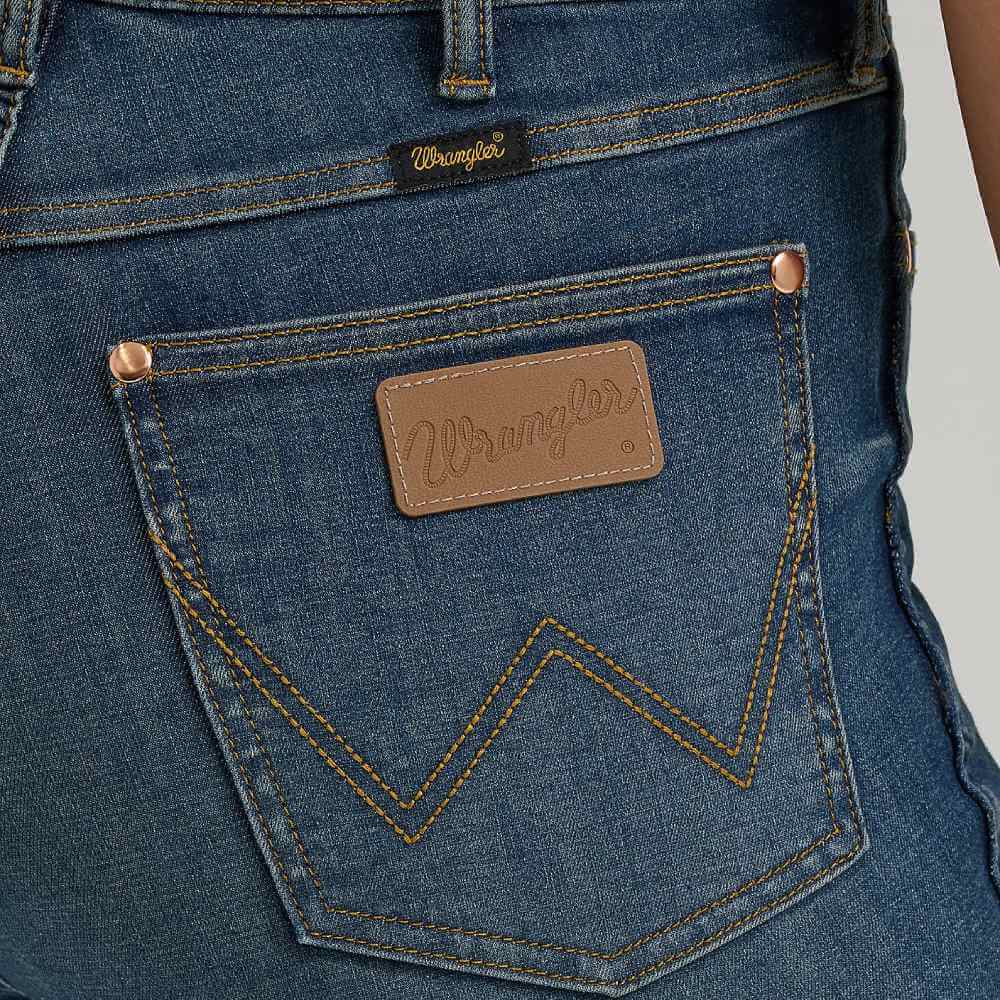 Wrangler Womens x Lainey Wilson Huggers Jeans Boho Wash (blue-medium) - 112370404