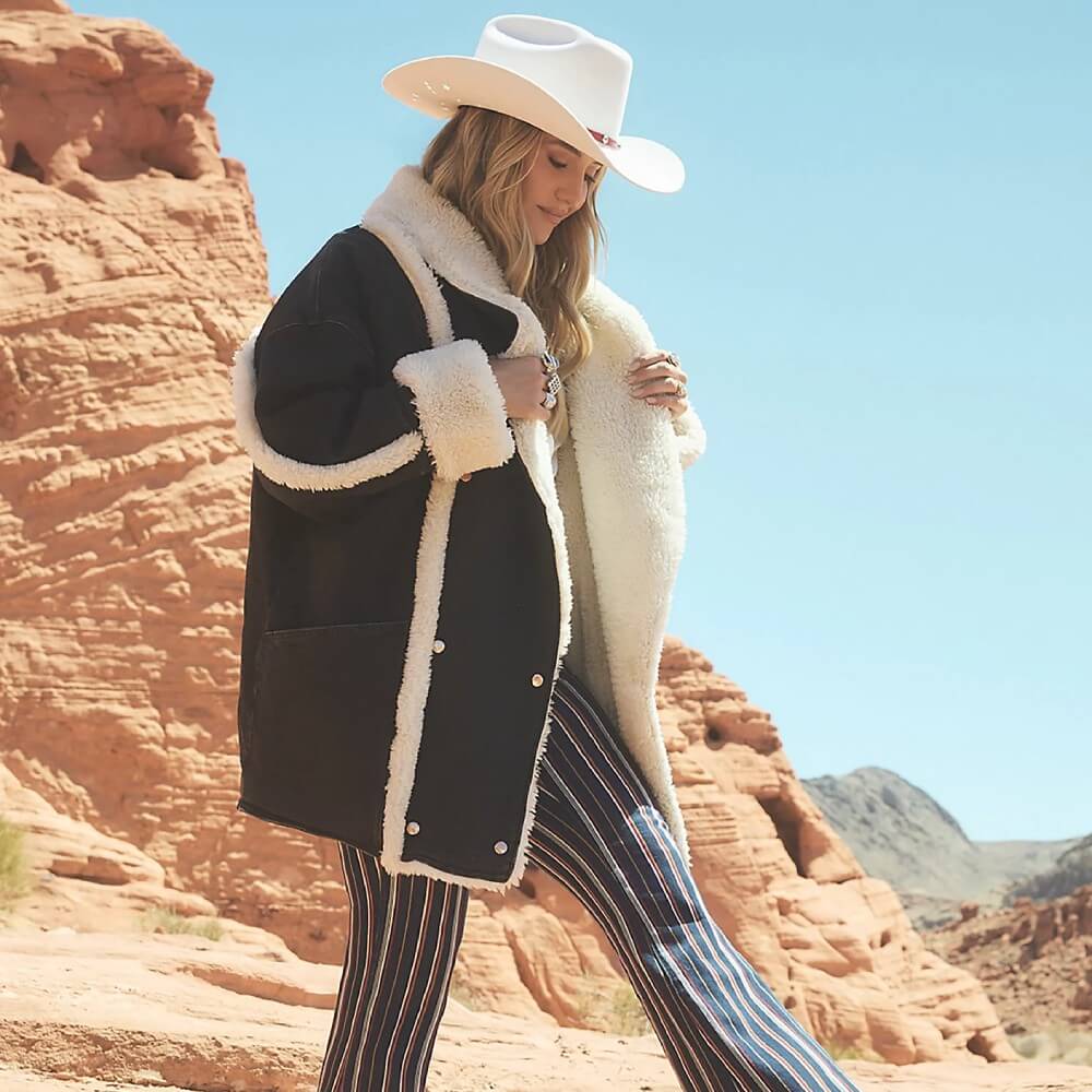 Wrangler x Lainey Wilson Womens The Iconic Lainey Coat Washed Black (Oversize Very Loose Fitting) - 112370665